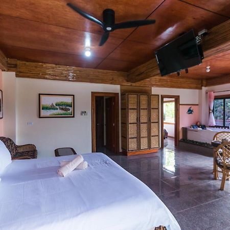 Zamboanguita  Shenanigans Glamping Resort מראה חיצוני תמונה