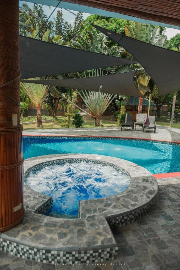 Zamboanguita  Shenanigans Glamping Resort מראה חיצוני תמונה