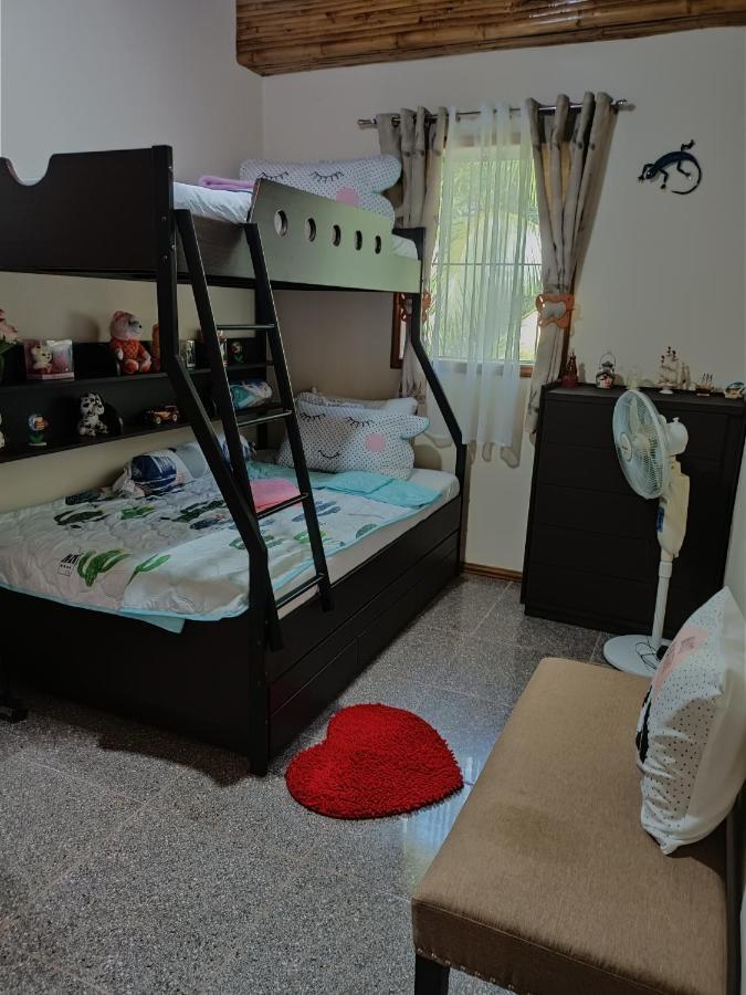 Zamboanguita  Shenanigans Glamping Resort מראה חיצוני תמונה