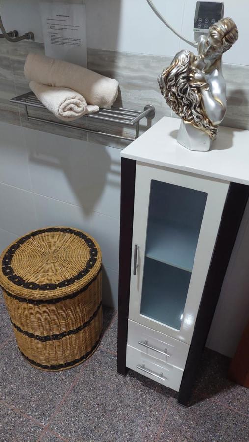 Zamboanguita  Shenanigans Glamping Resort מראה חיצוני תמונה