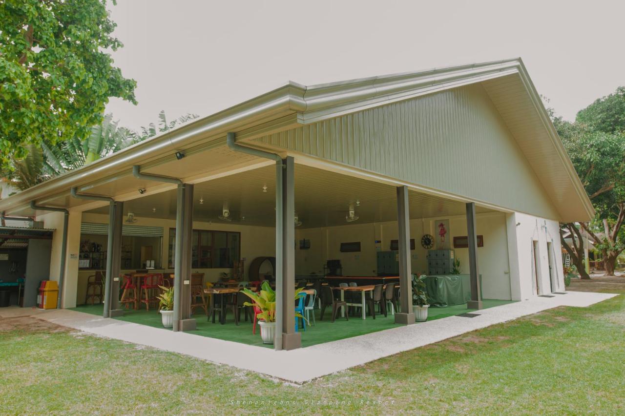 Zamboanguita  Shenanigans Glamping Resort מראה חיצוני תמונה